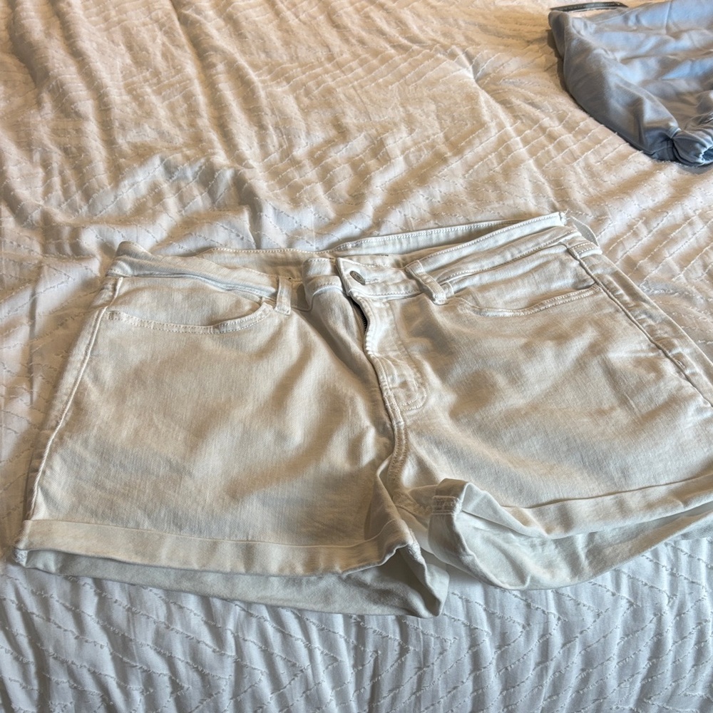 Old Navy Women's white Jean Shorts